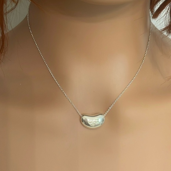 Tiffany & Co Elsa Peretti's Bean Necklace 18 mm- Authentic - Picture 2 of 9